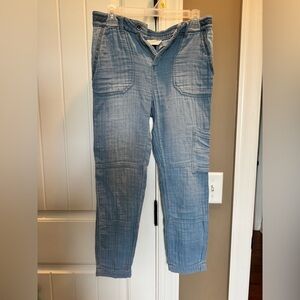 Universal Thread 100% cotton cargo jogger capri size 4 mid rise